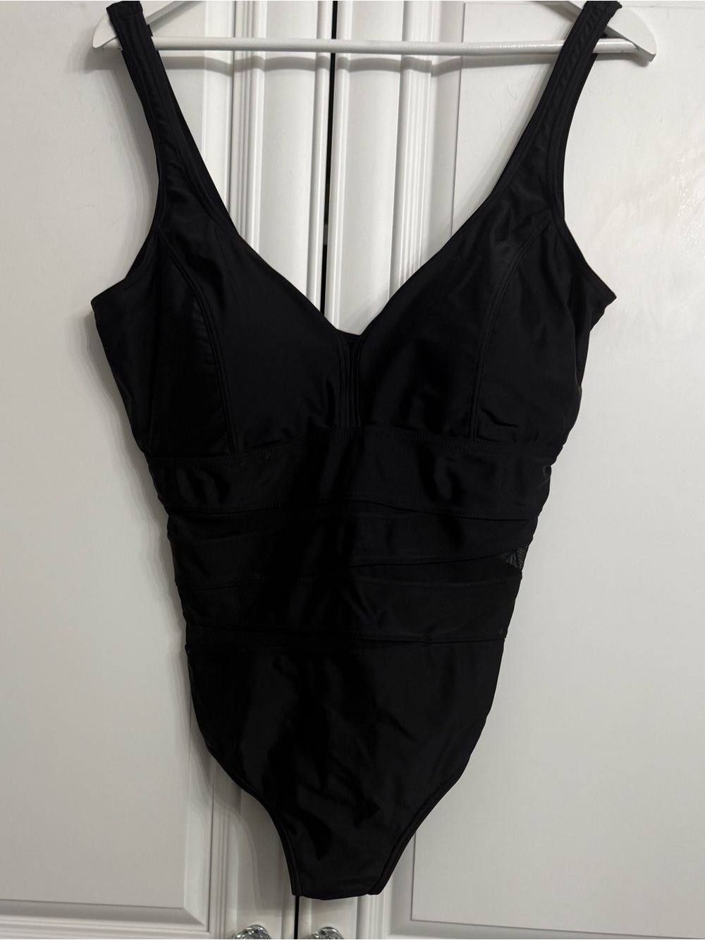 Simon Chang Size 16/36 Black One-Piece Swimsuit Mesh Detail Front V-Neck Support